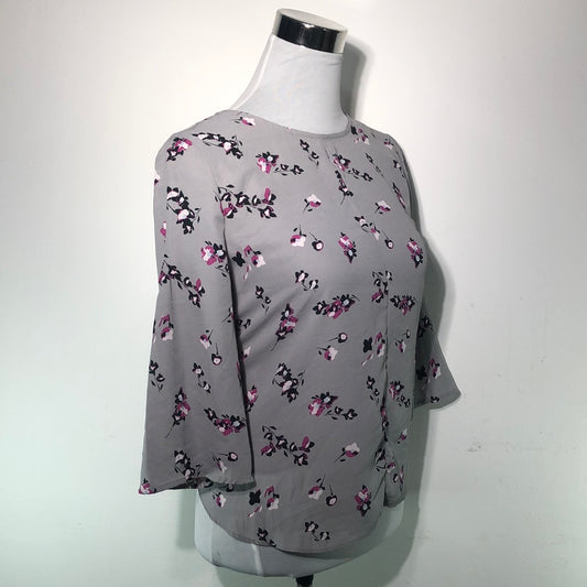 Blusa Gris de Flores Attention