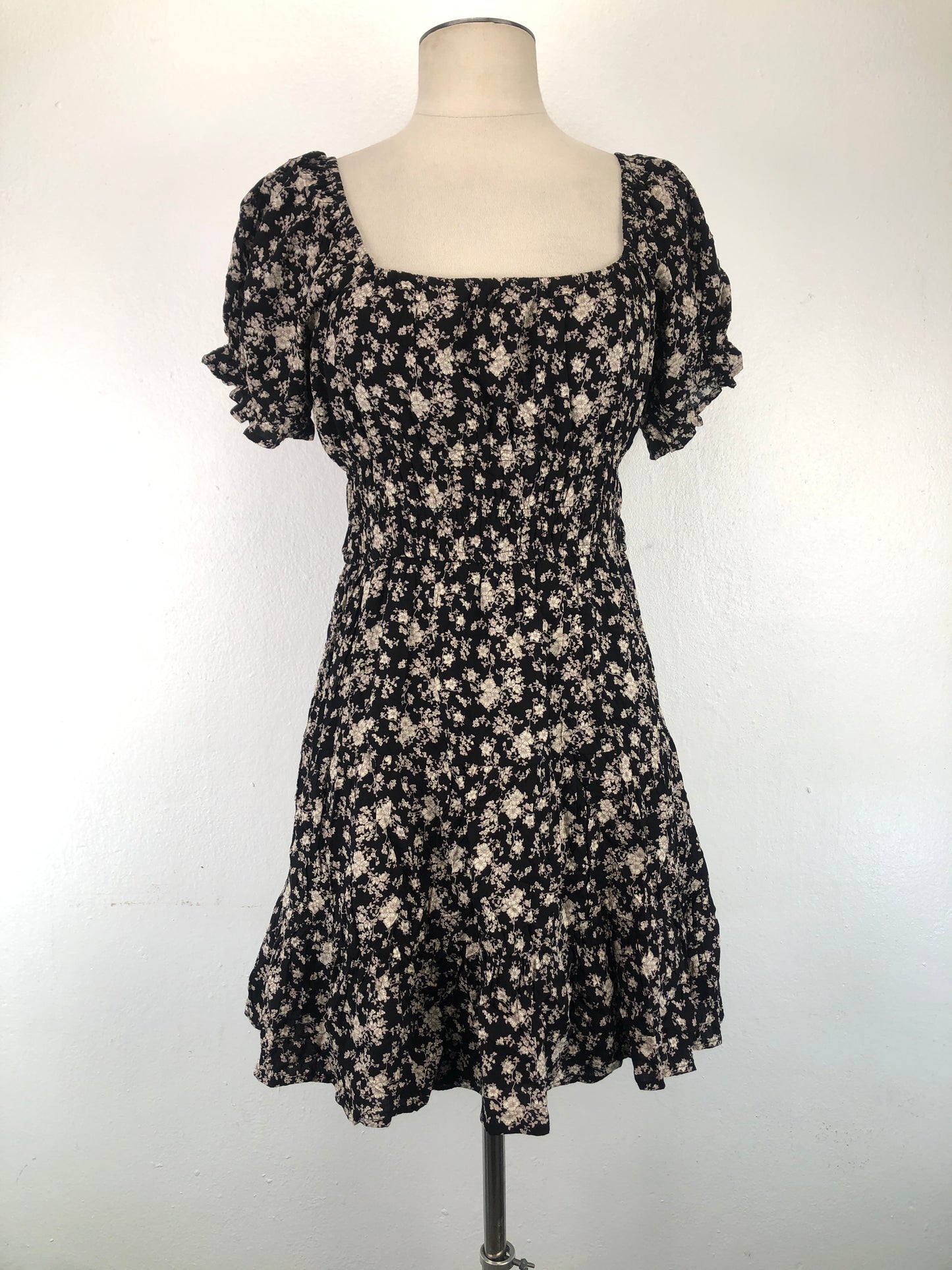 Vestido Negro Floral Attard State