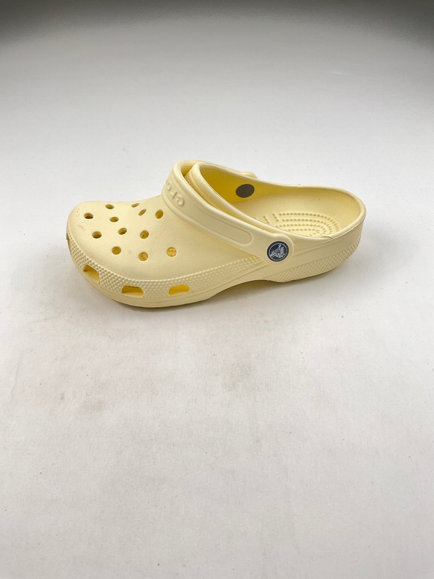 Sandalia crocs Amarillo