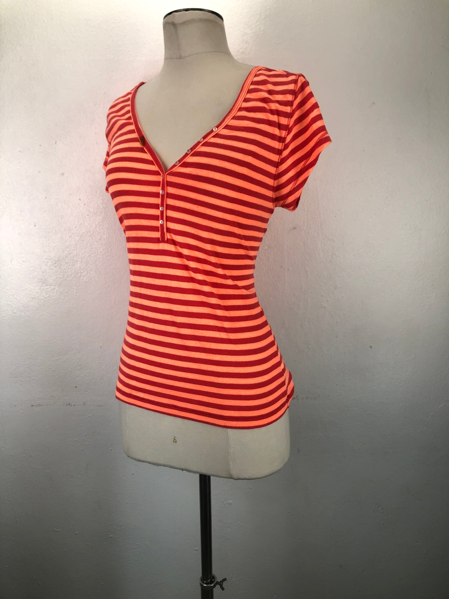 Camiseta Naranja de Rayas Perfect