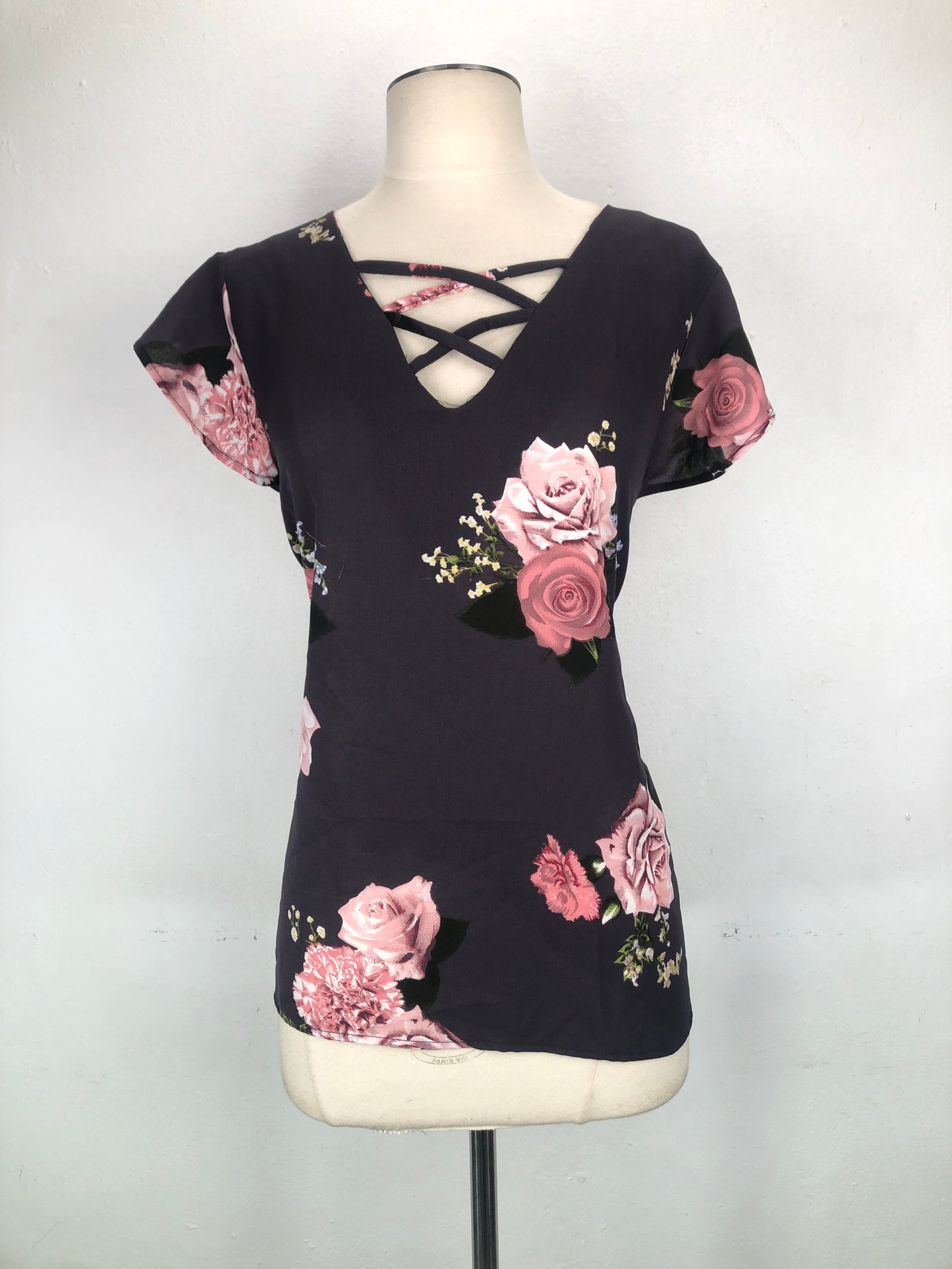 Blusa Gris De Flores Live 4 Truth