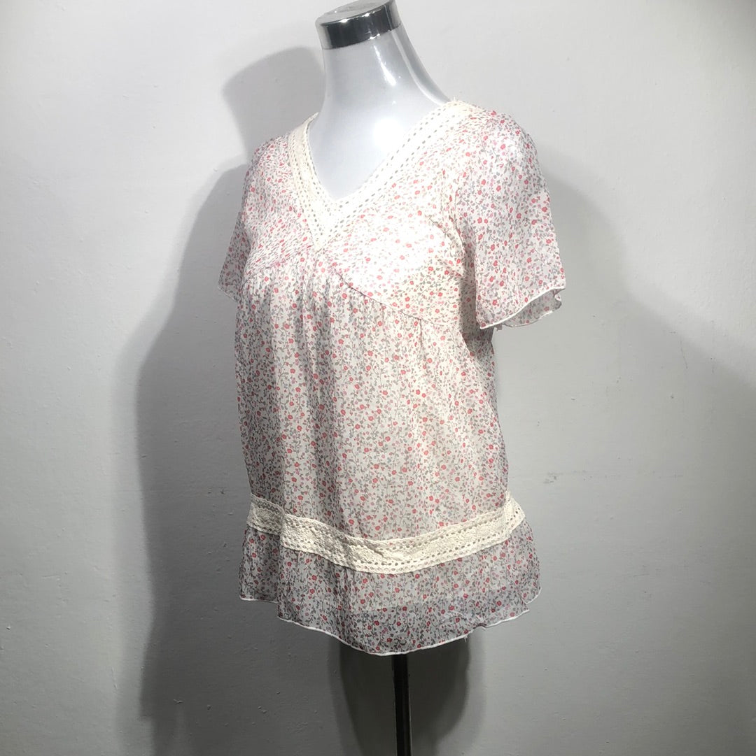 Blusa Crema de Flores Mounth Valley