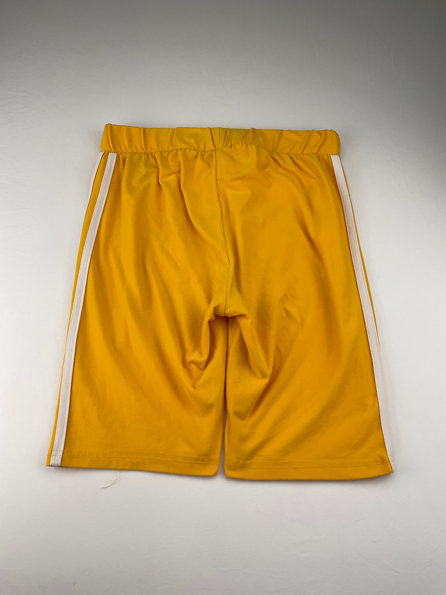Short Amarillo Featness