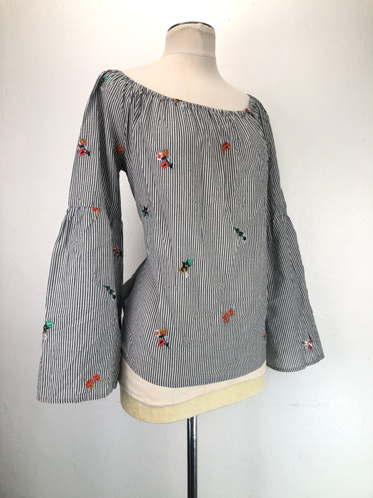 Blusa Gris de Rayas Gypsies