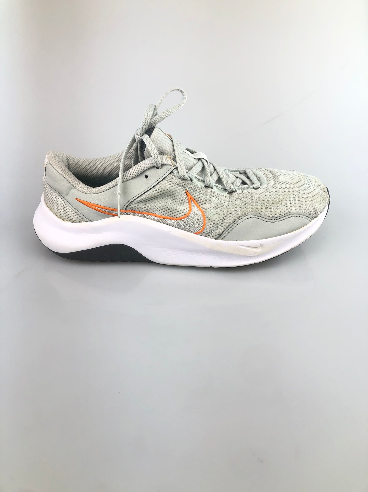 Tenis Gris Deportivo Nike