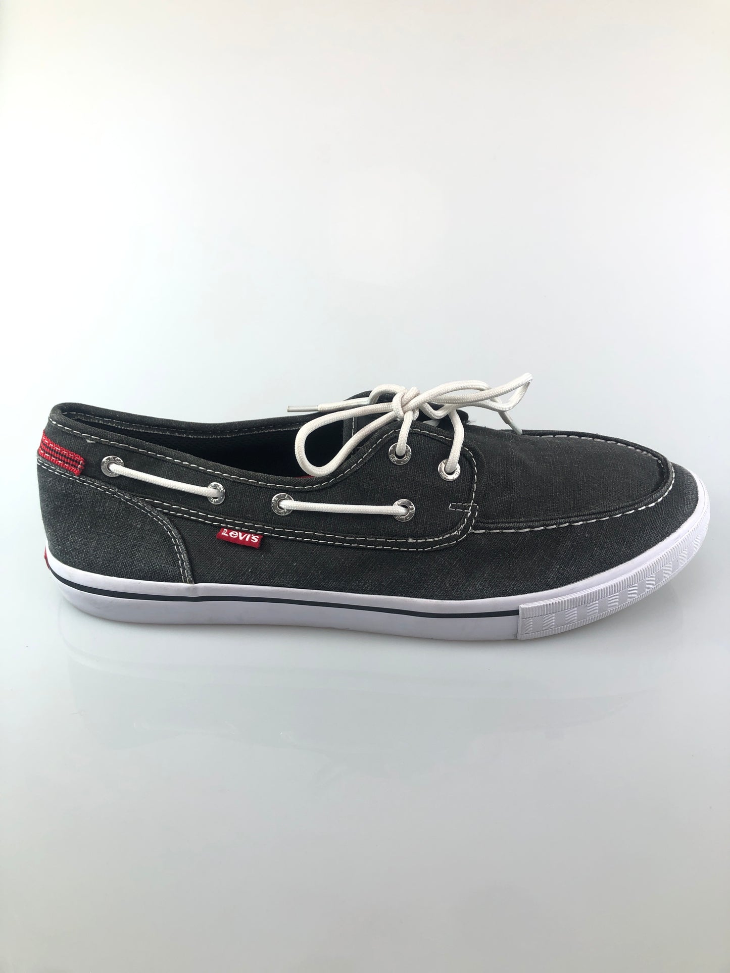 Tenis Negro Levis