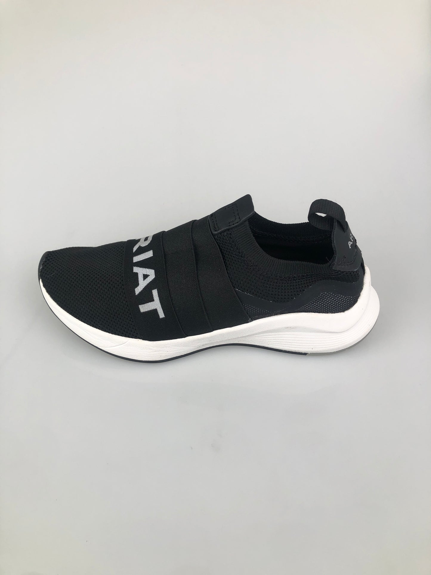 Tenis Negro Deportivo Ariat
