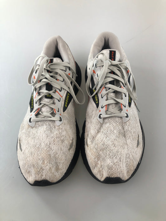 Tenis Crema Deportivo Brooks