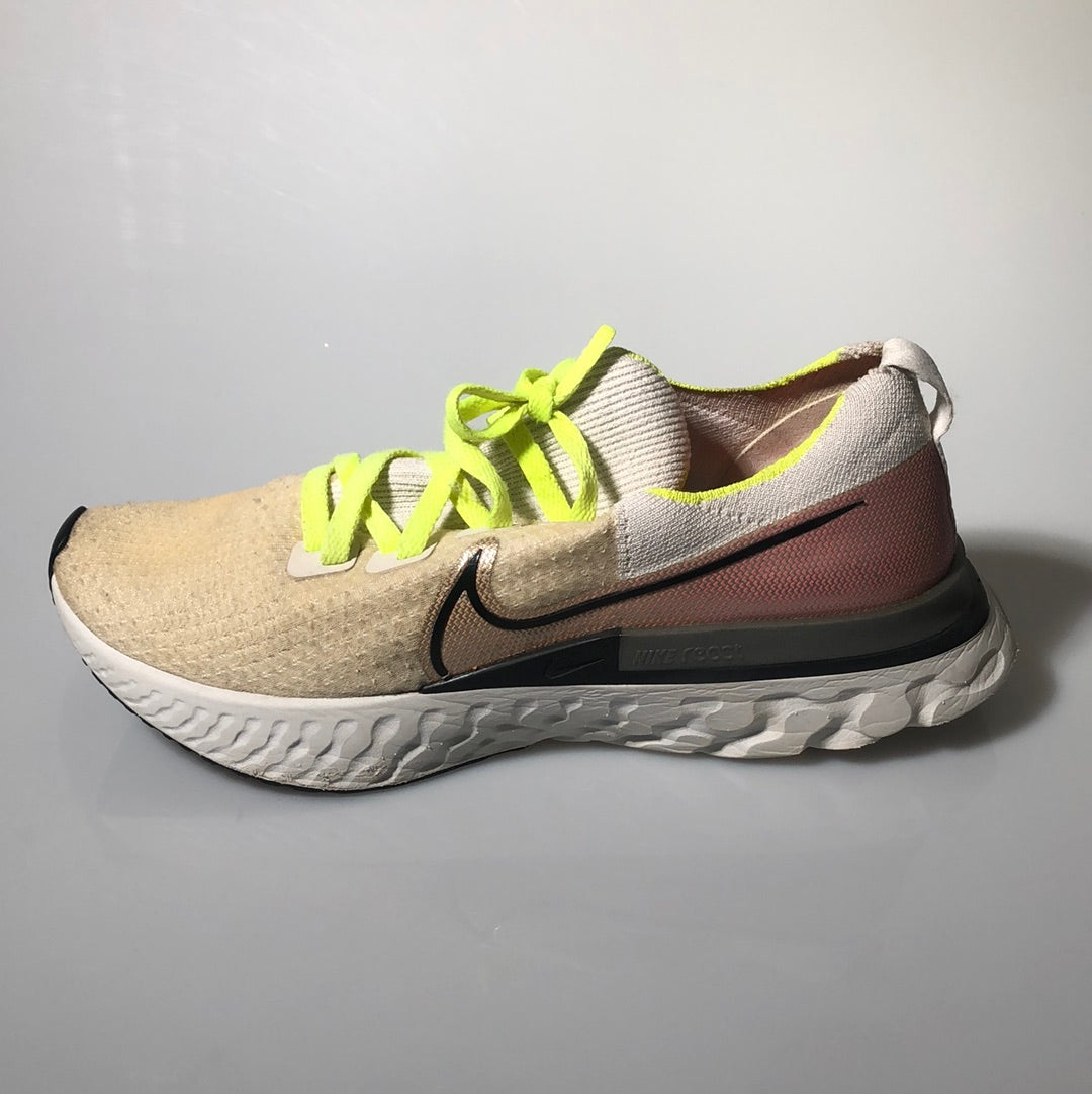 Tenis Crema Nike Reat