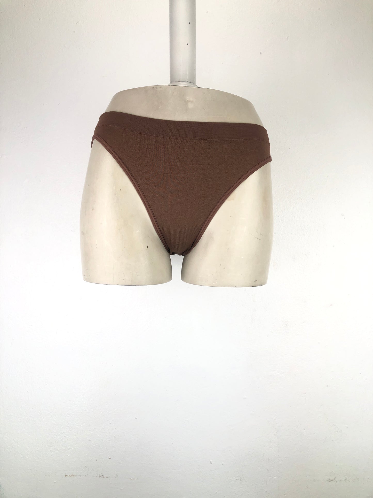 Panti Marron Attri Butes