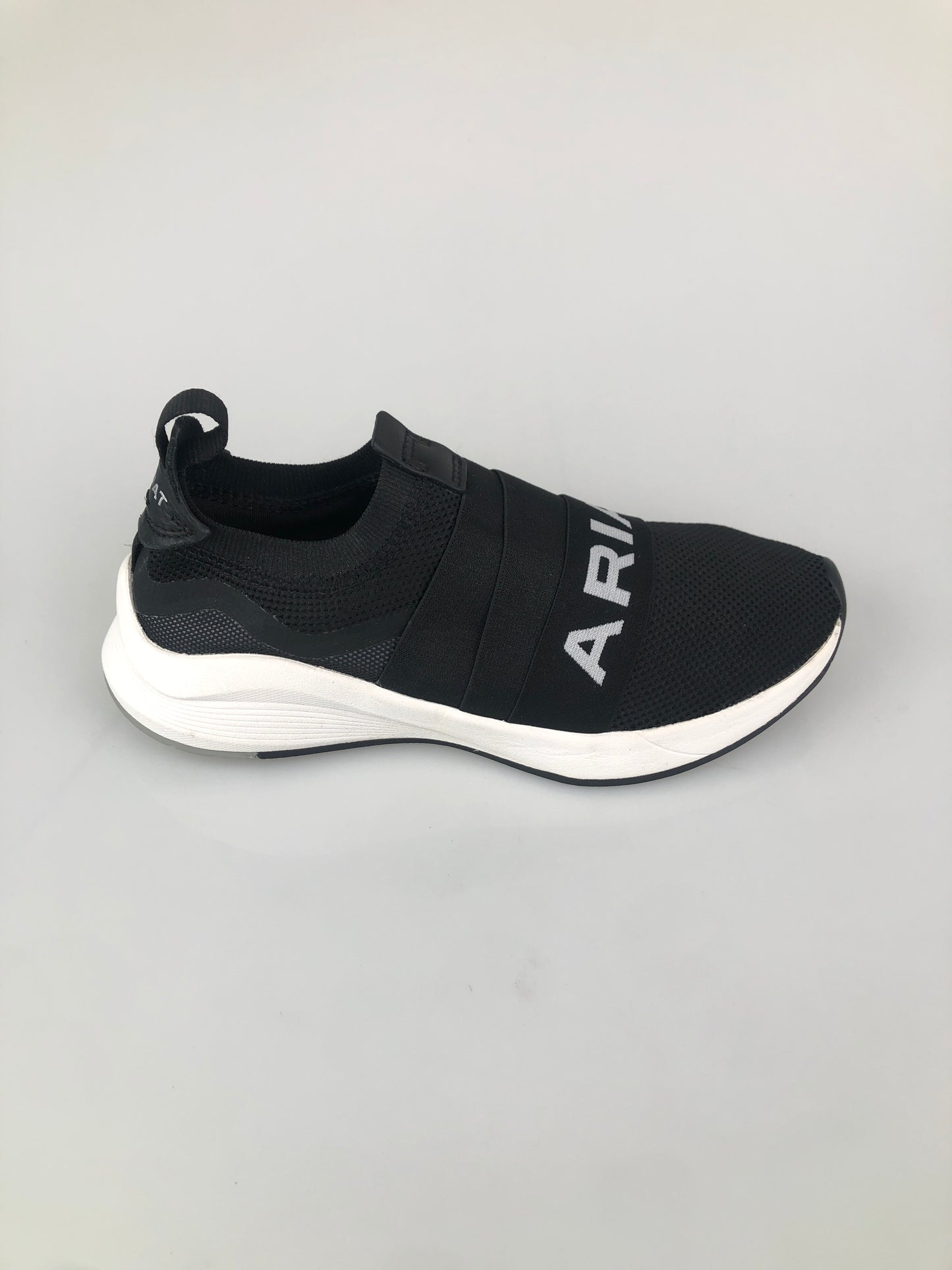 Tenis Negro Deportivo Ariat