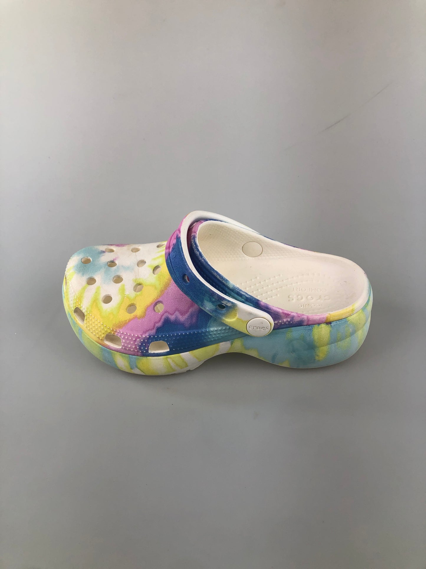 Sandalia Multicolor Crocs