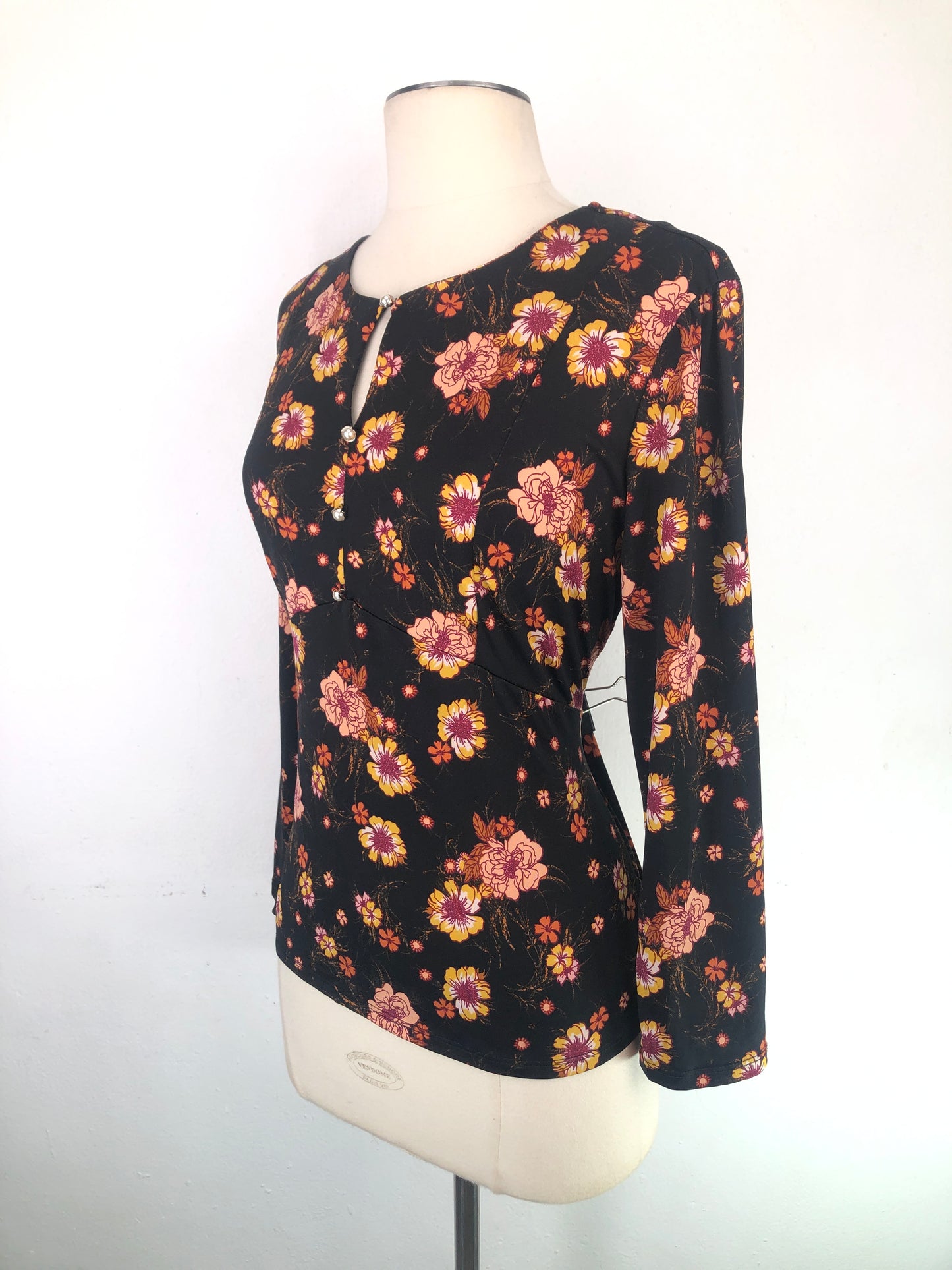 Blusa Negro de Floral S.C. Society