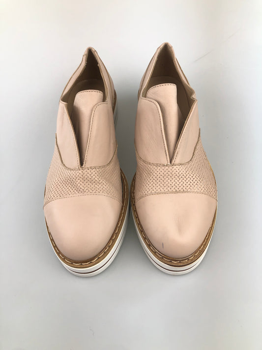 Zapatos Crema Summit