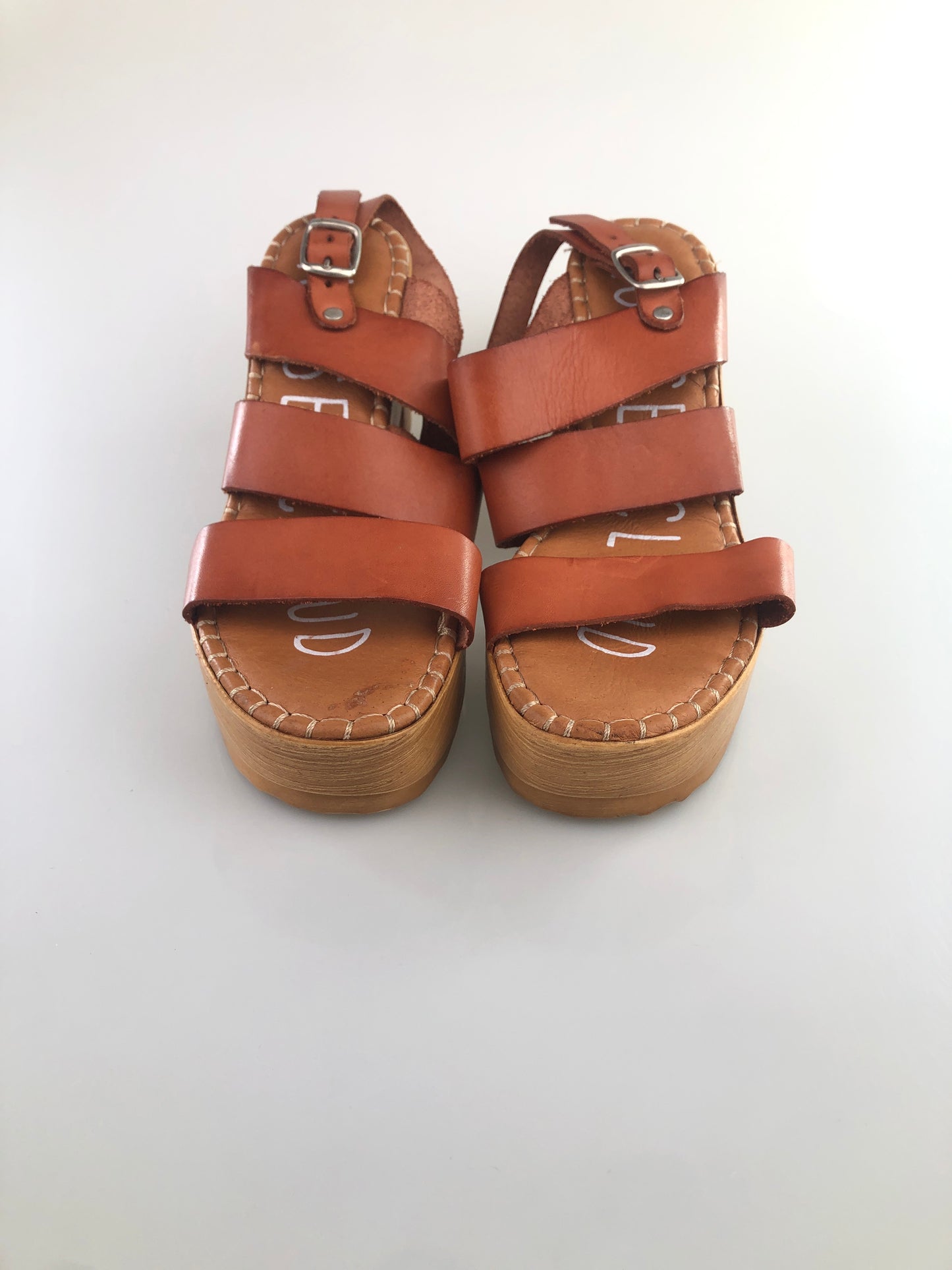 Zapatilla Marron Musse y Cloud