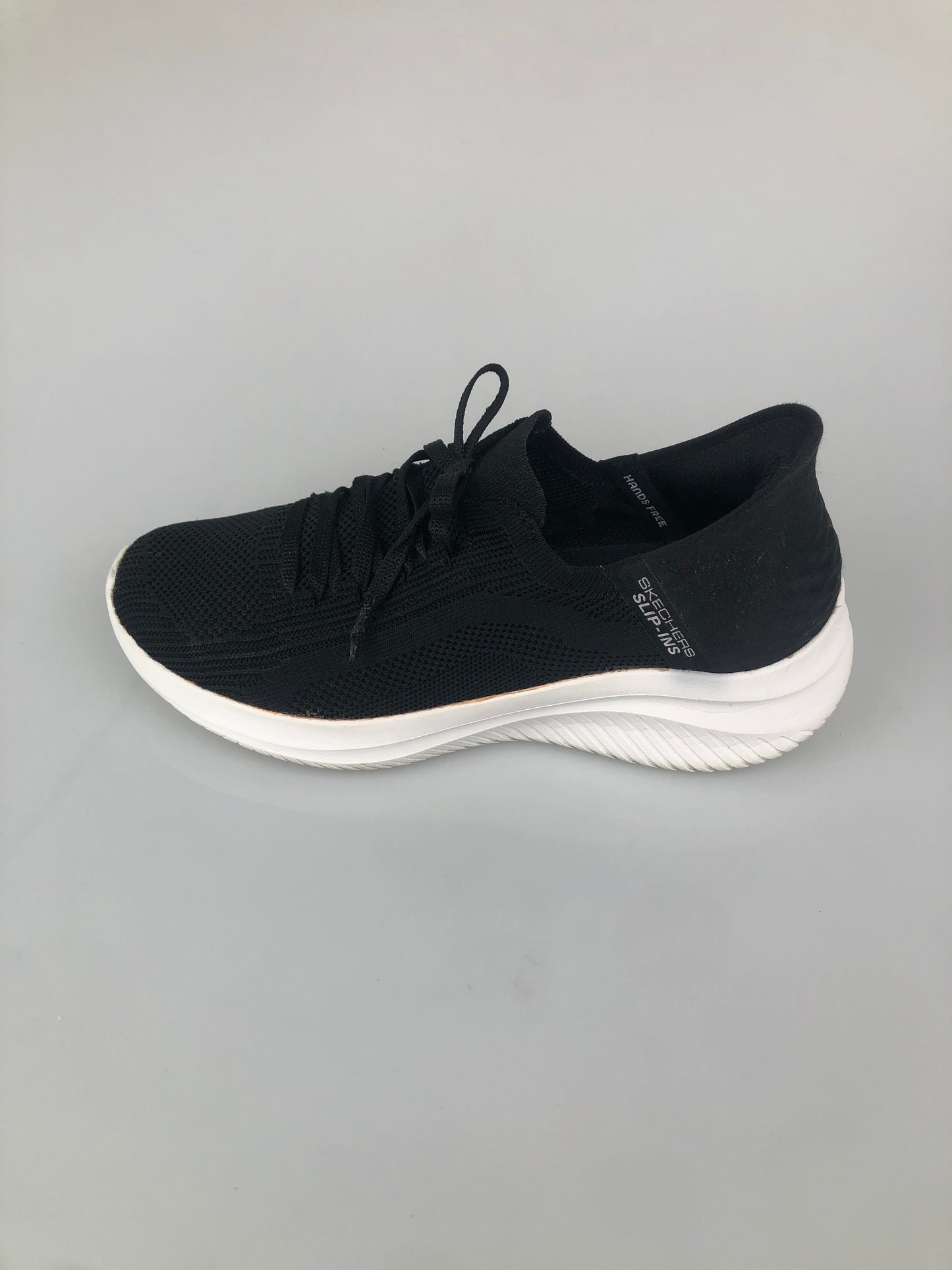 Tenis Negro Deportivo Skechers Slip-ins