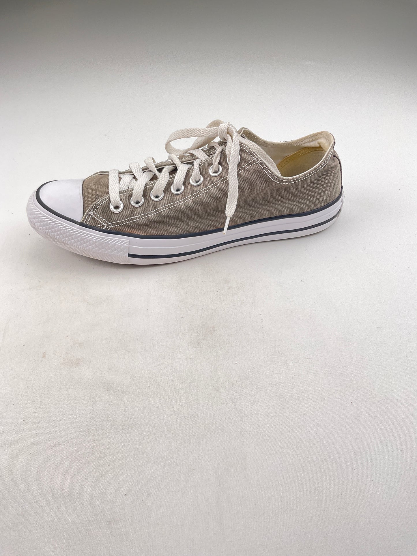 Tenis gris converse