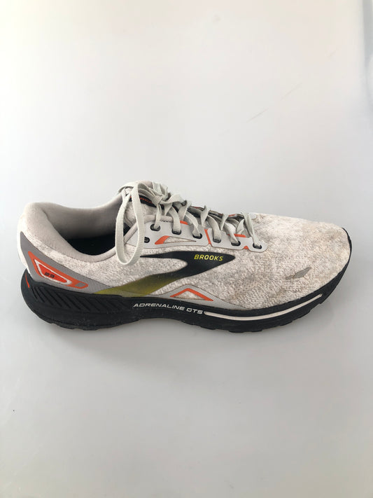 Tenis Crema Deportivo Brooks