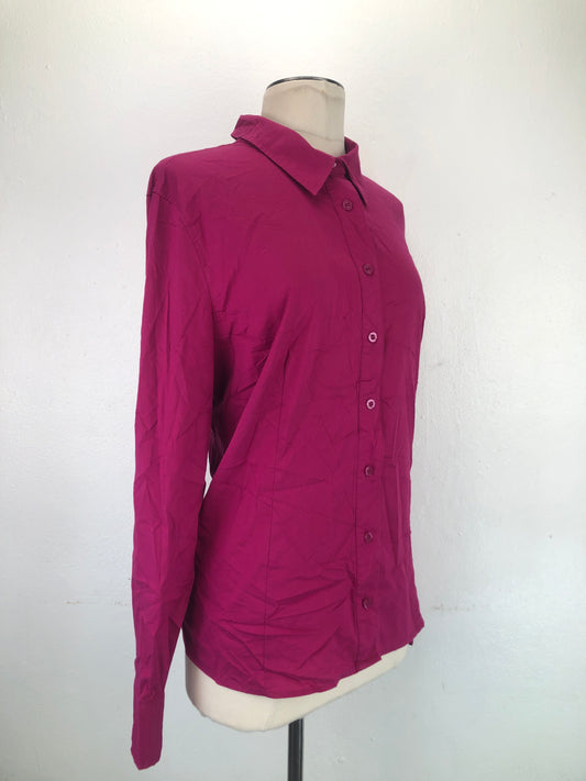 Camisa Rojo vino Attention