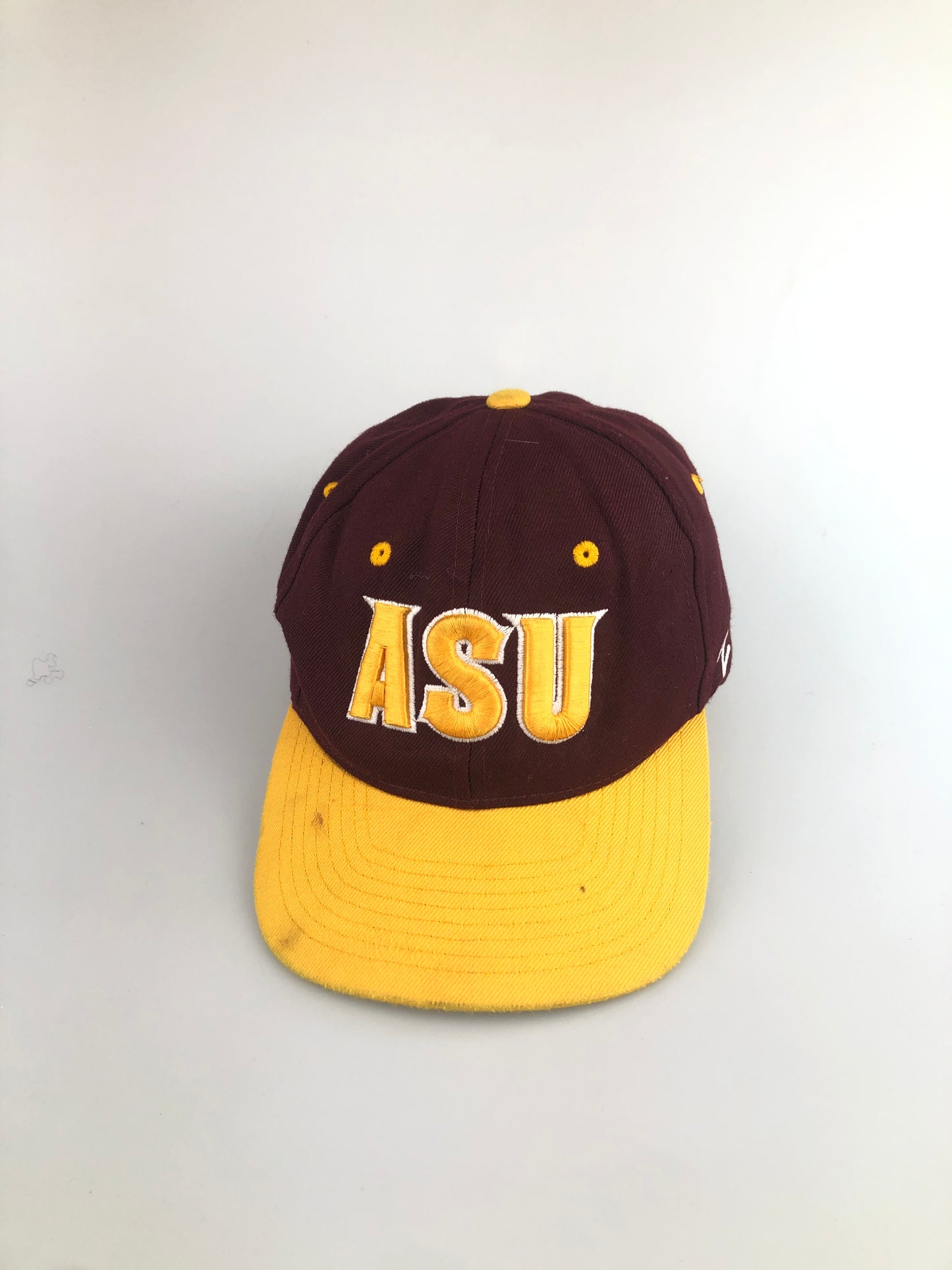 Gorra Rojo vino Zephyr