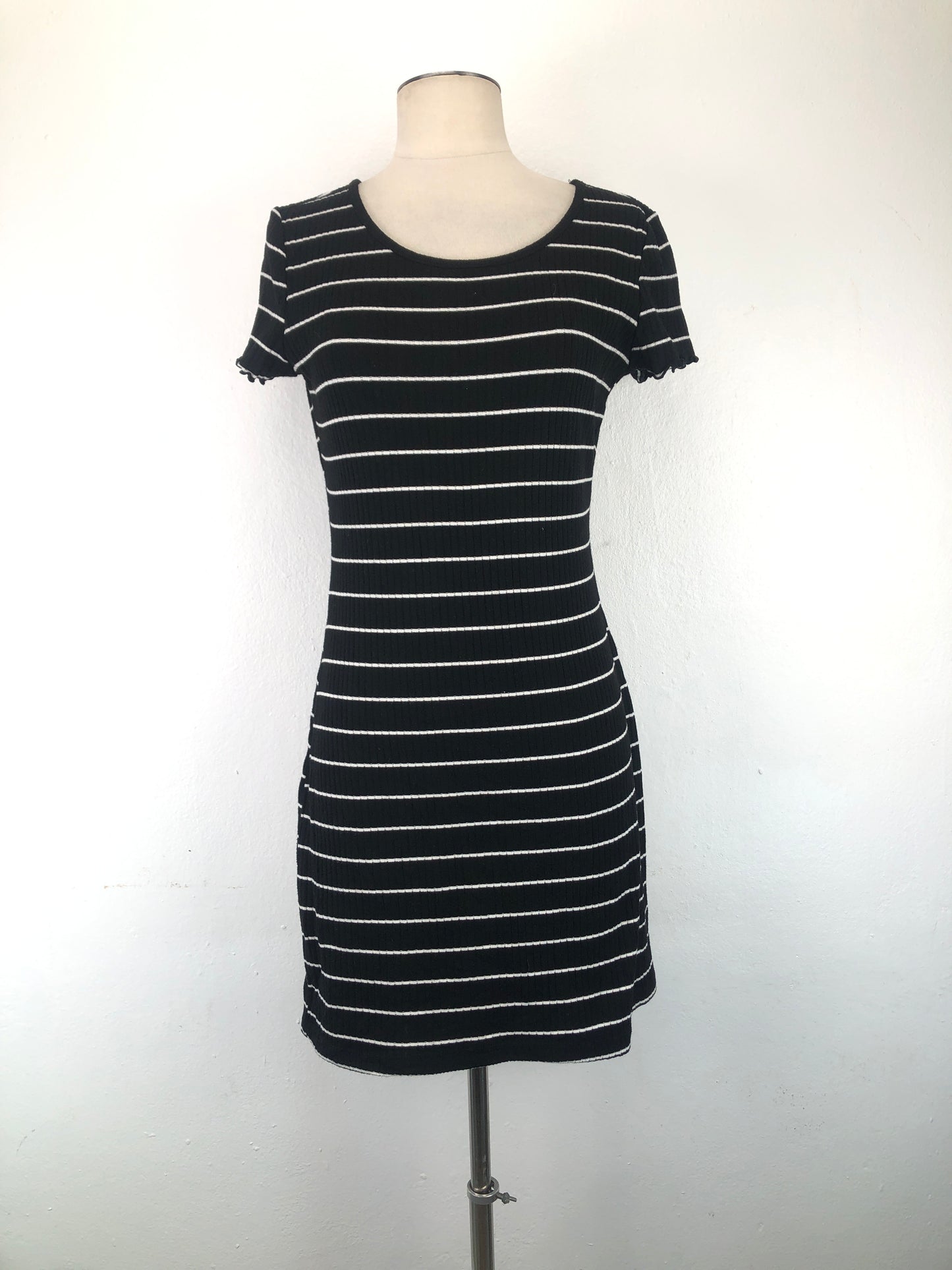 Vestido Negro de Rayas Arizona