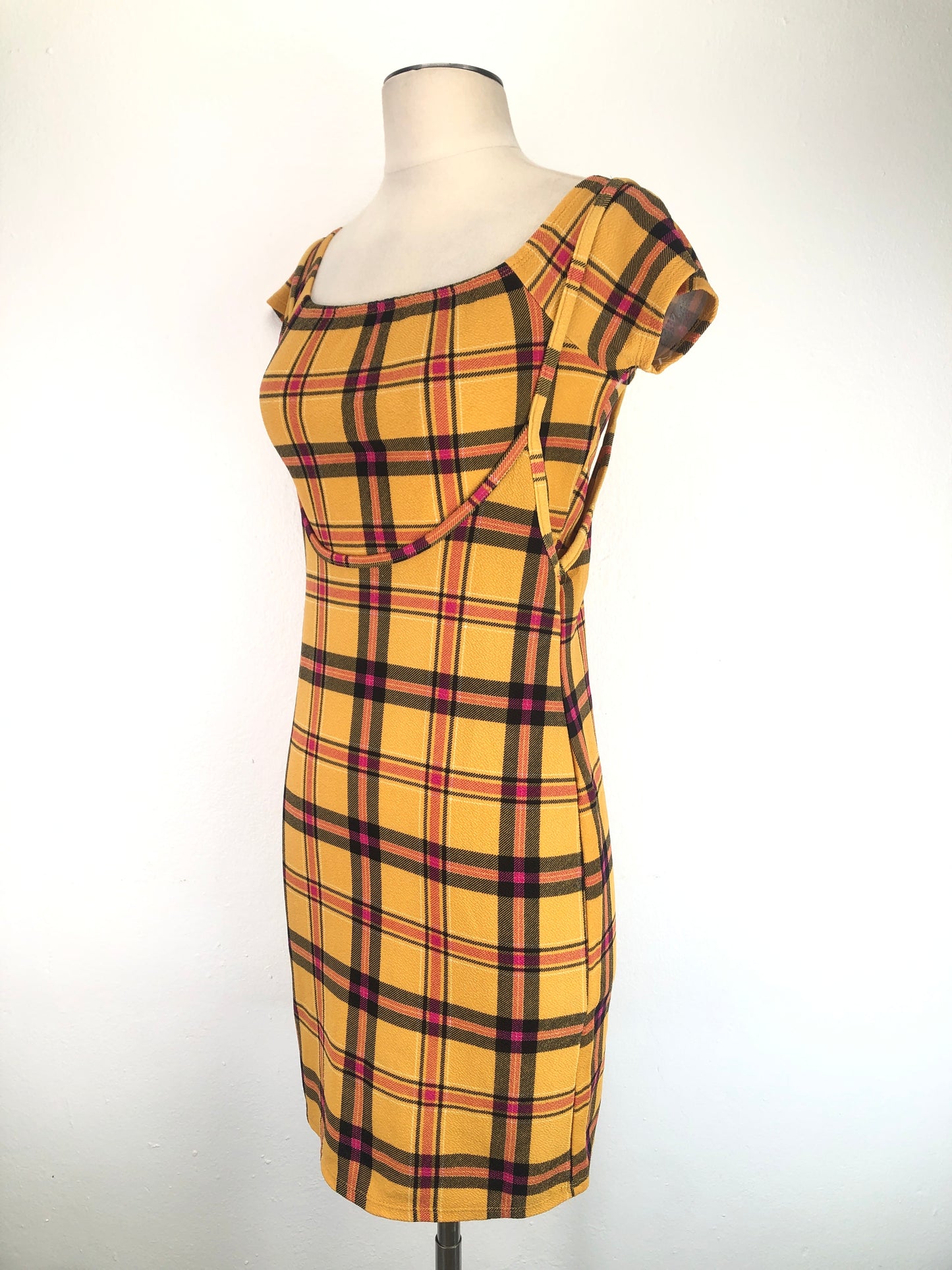 Conjunto Amarillo de Cuadro Almost Famous