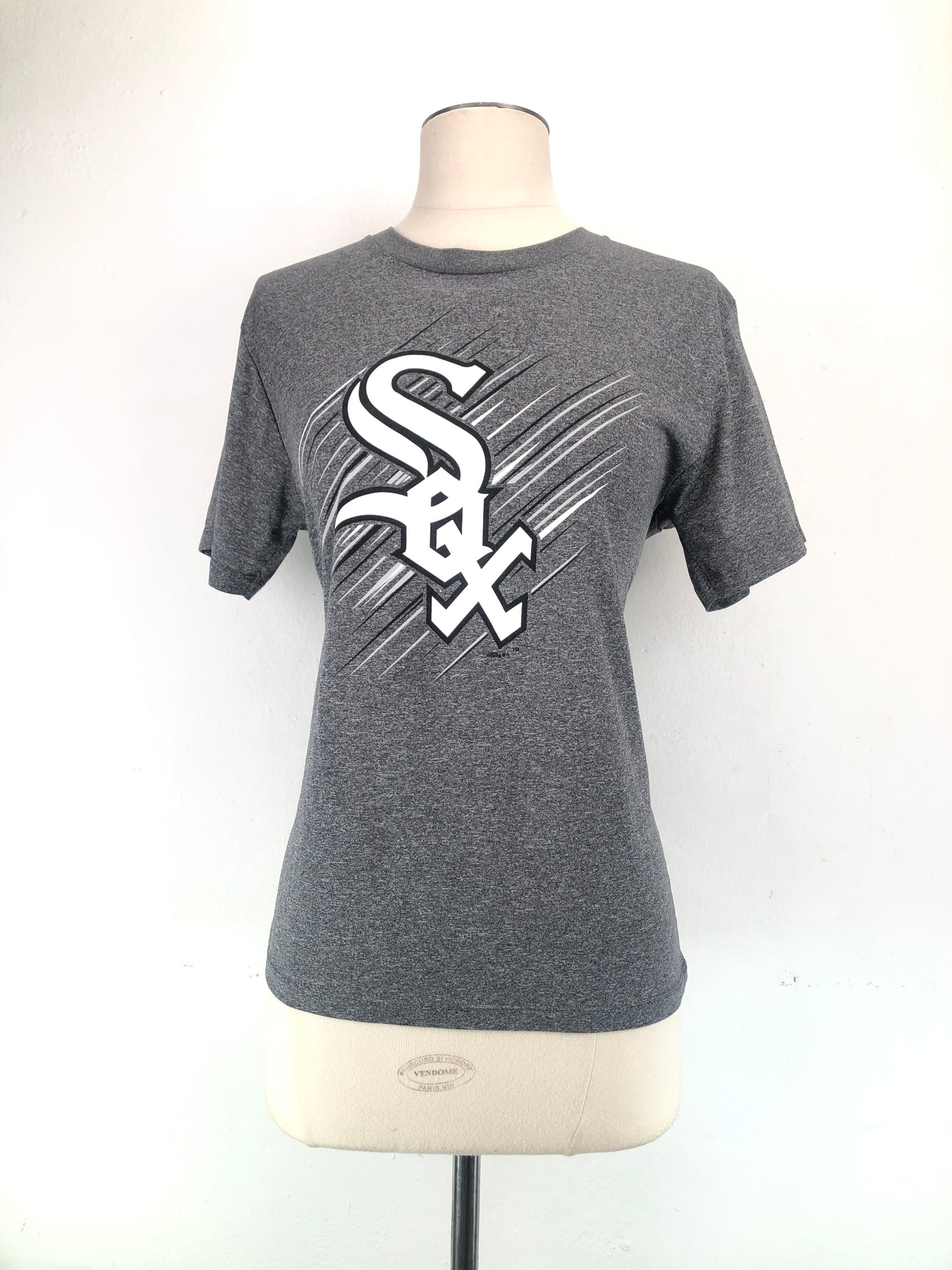 Camiseta Gris Stitcches