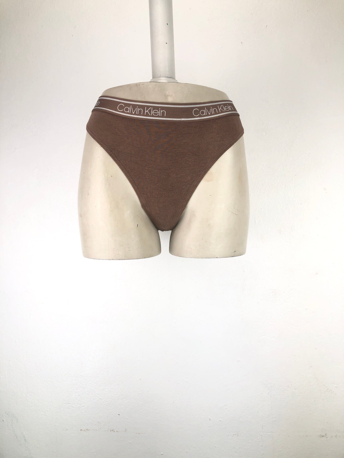 Panti Marron Calvin Klein