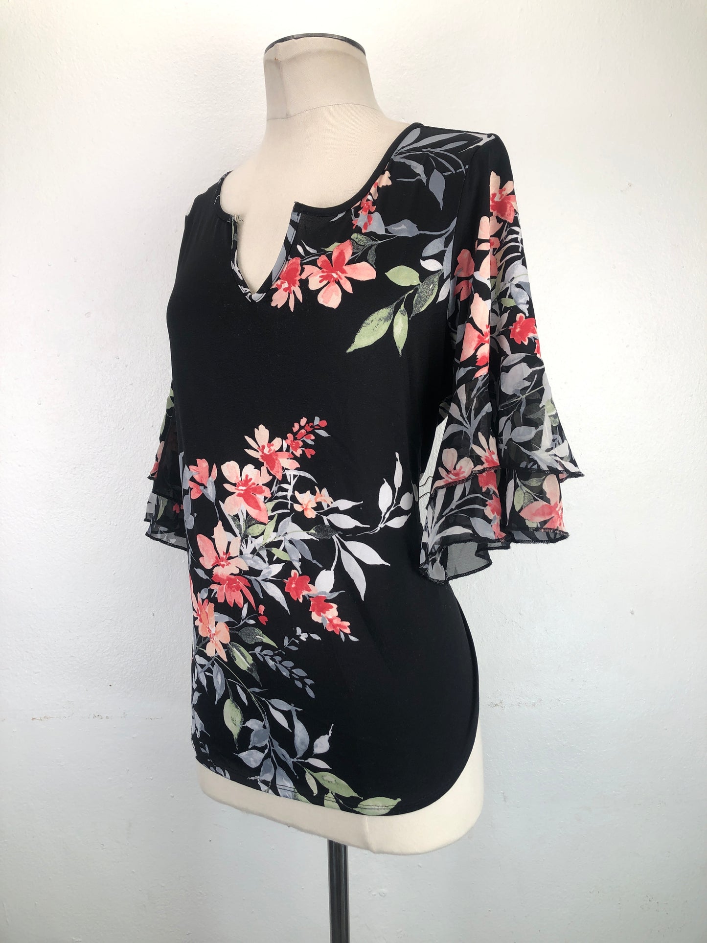 Blusa Negro de Floral Perseption
