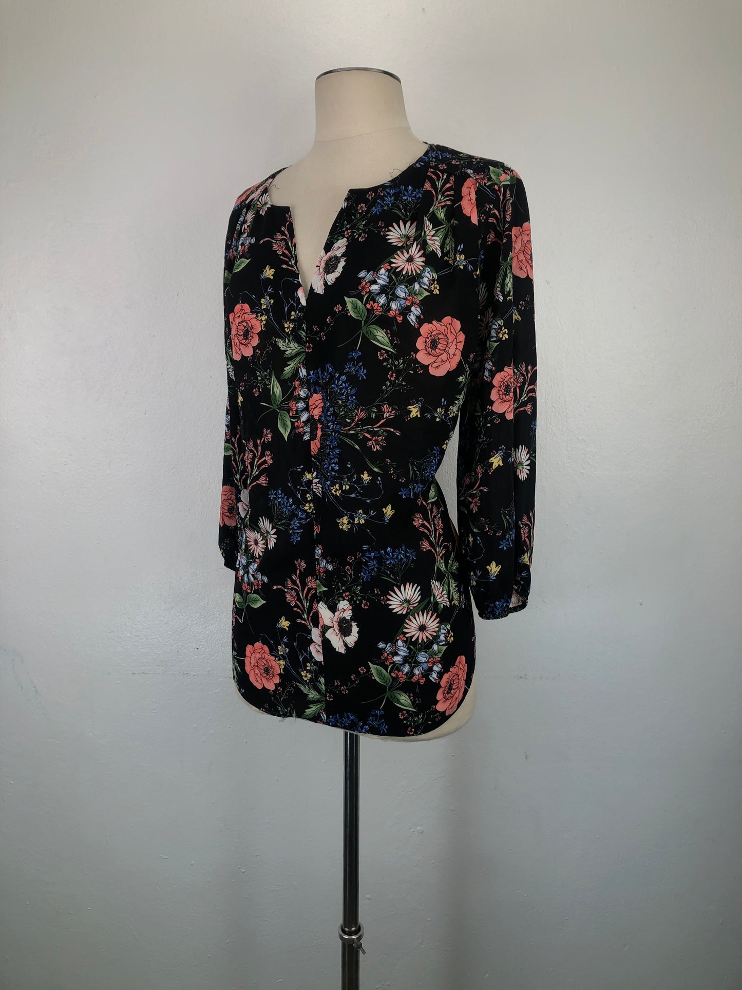 Blusa Negro de Flores Pleione