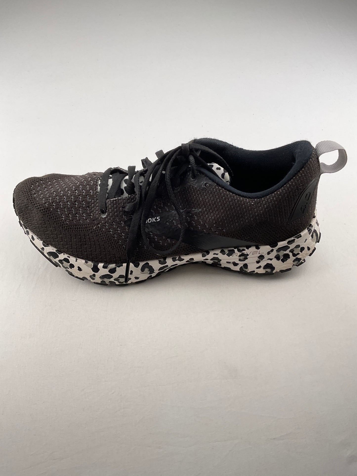 Tenis Negro Deportivo Brooks