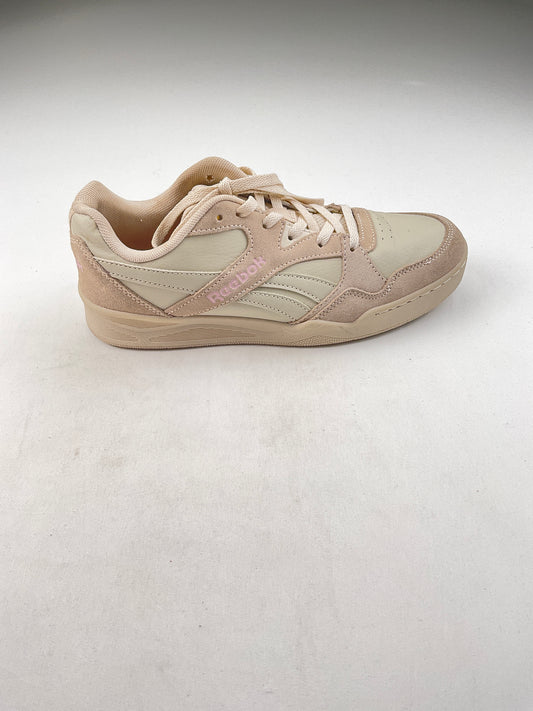 Tenis crema Reebok