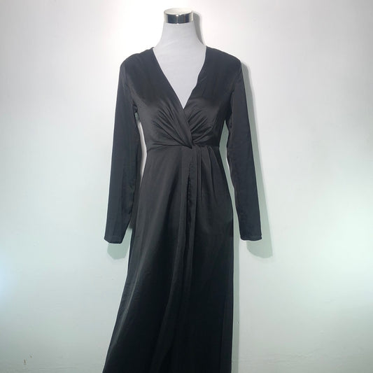 Vestido Negro Prettylittlething