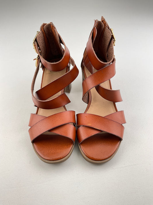 Zapatilla Marron de Tacón Material Girl