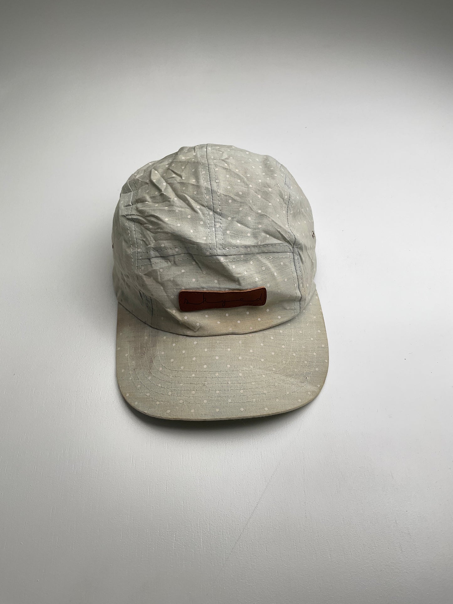 Gorra Gris de Lunares Spyed