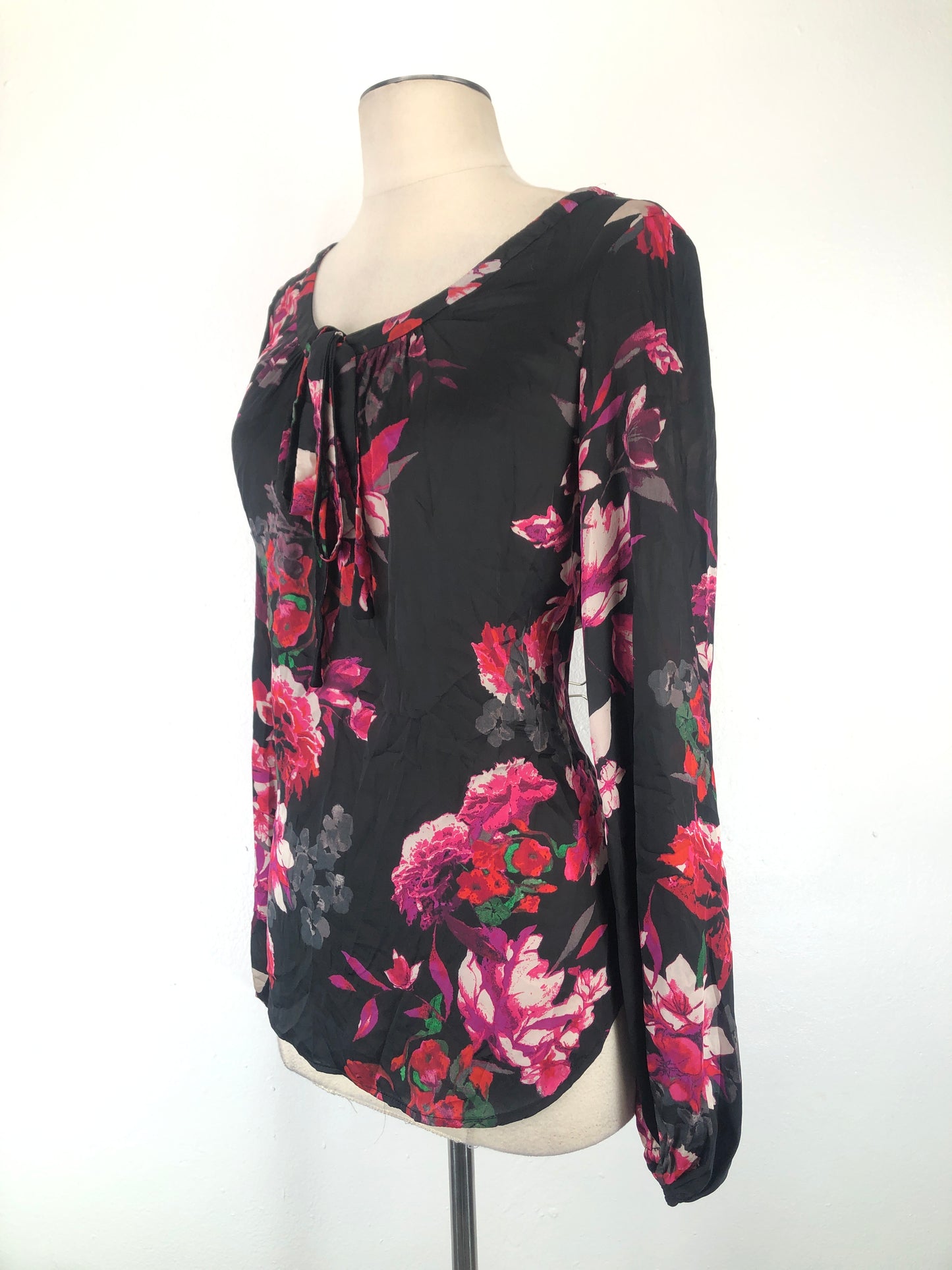 Blusa Negro de Flores KIRNA ZABETE