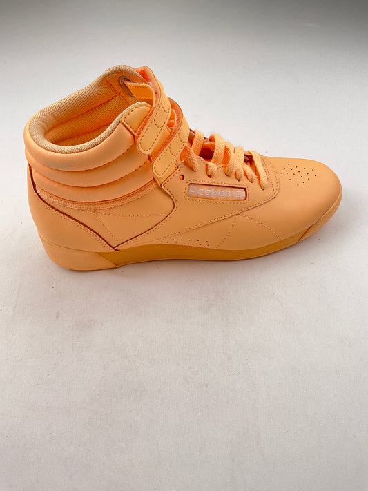Tenis naranja Reebok