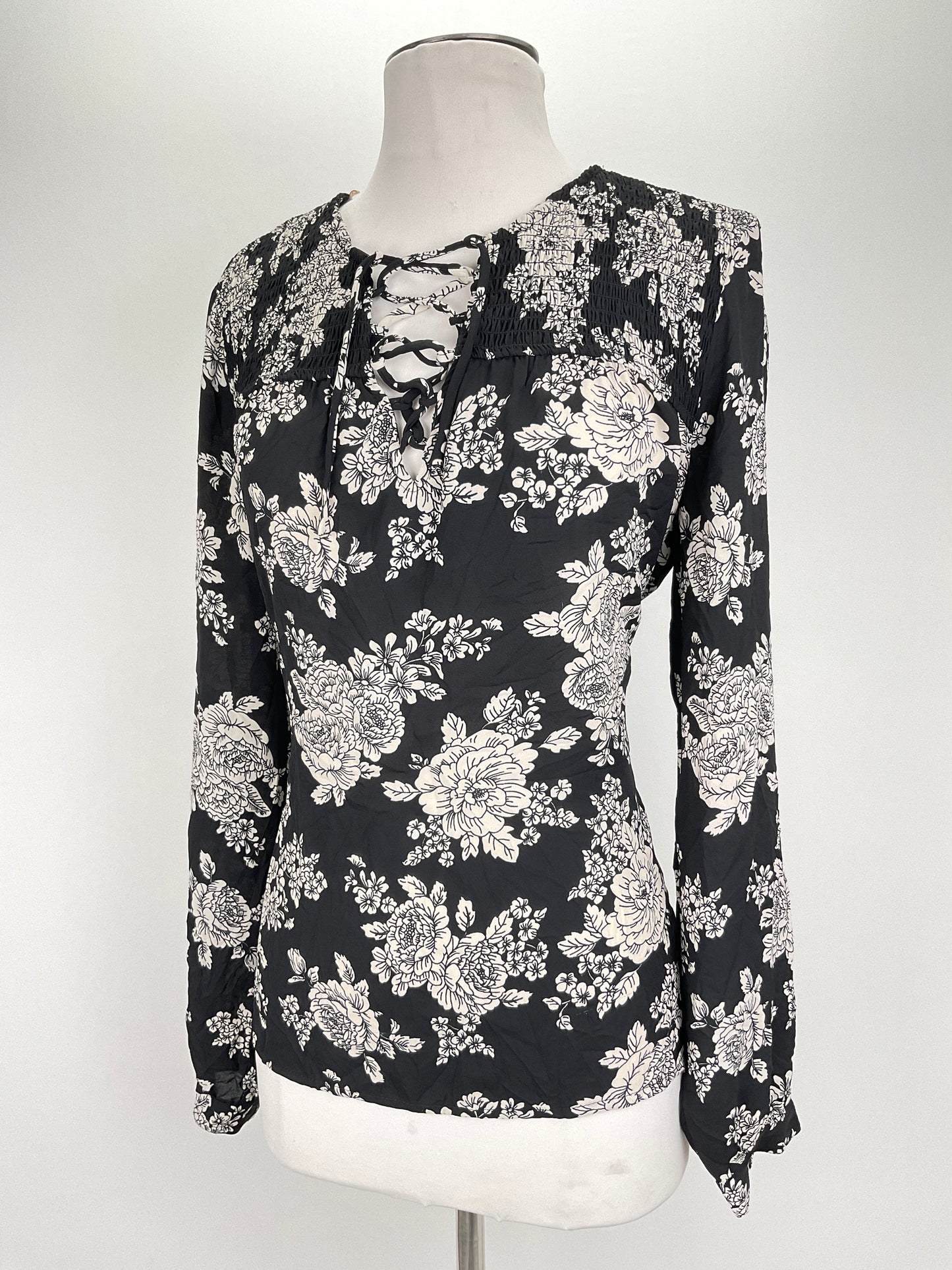 Blusa Negro Floral Trixxi