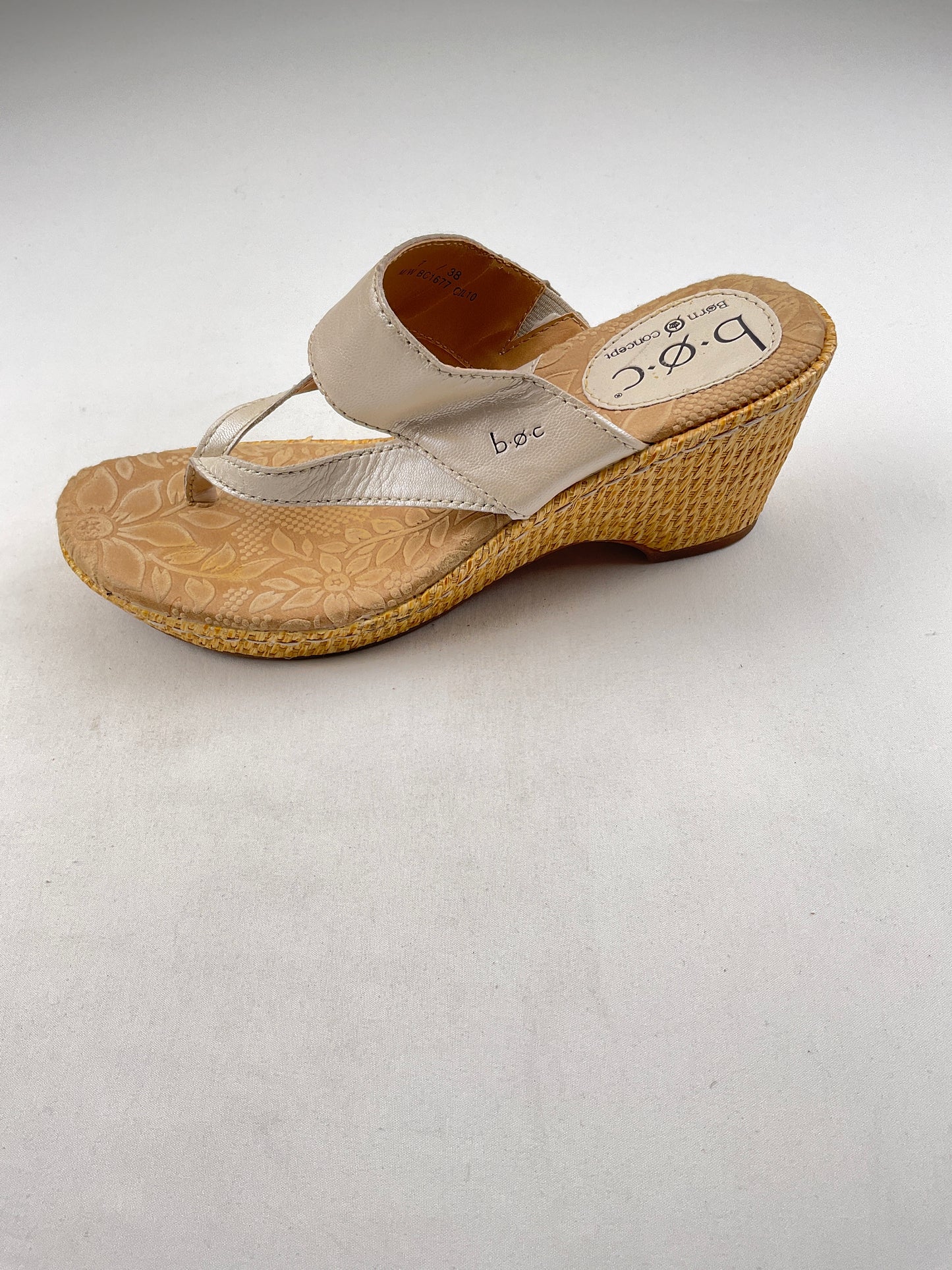 Zapatilla crema b.o.c