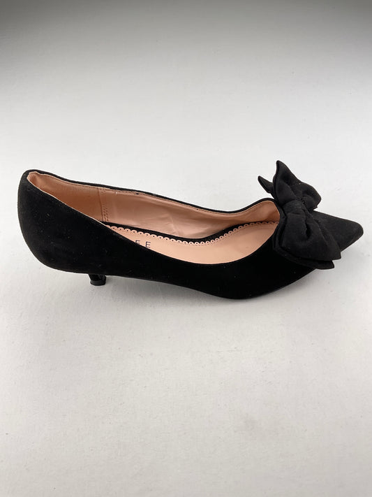 Zapato Negro de Tacón Journee Collection