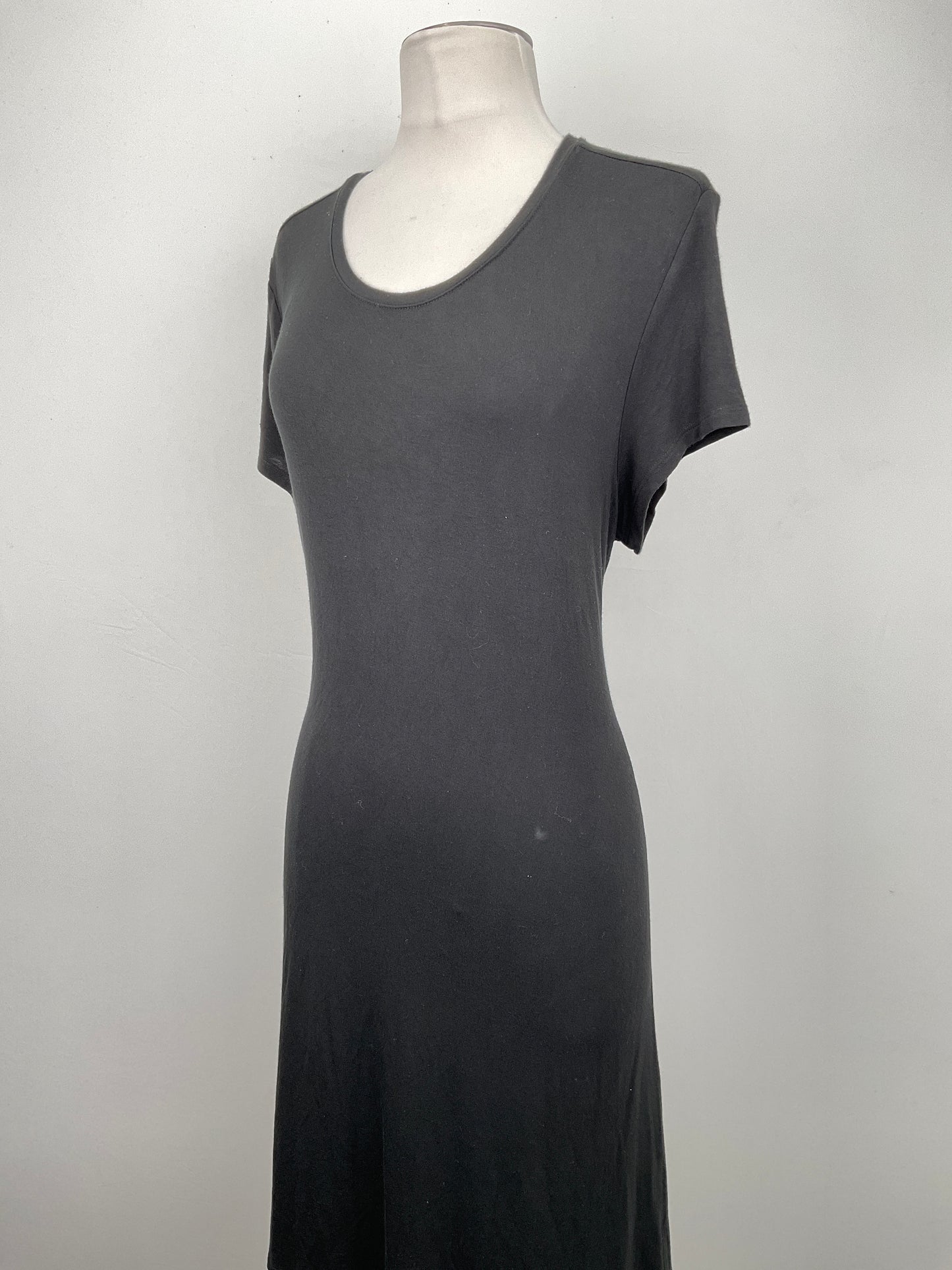 Vestido Negro Amazon essentials