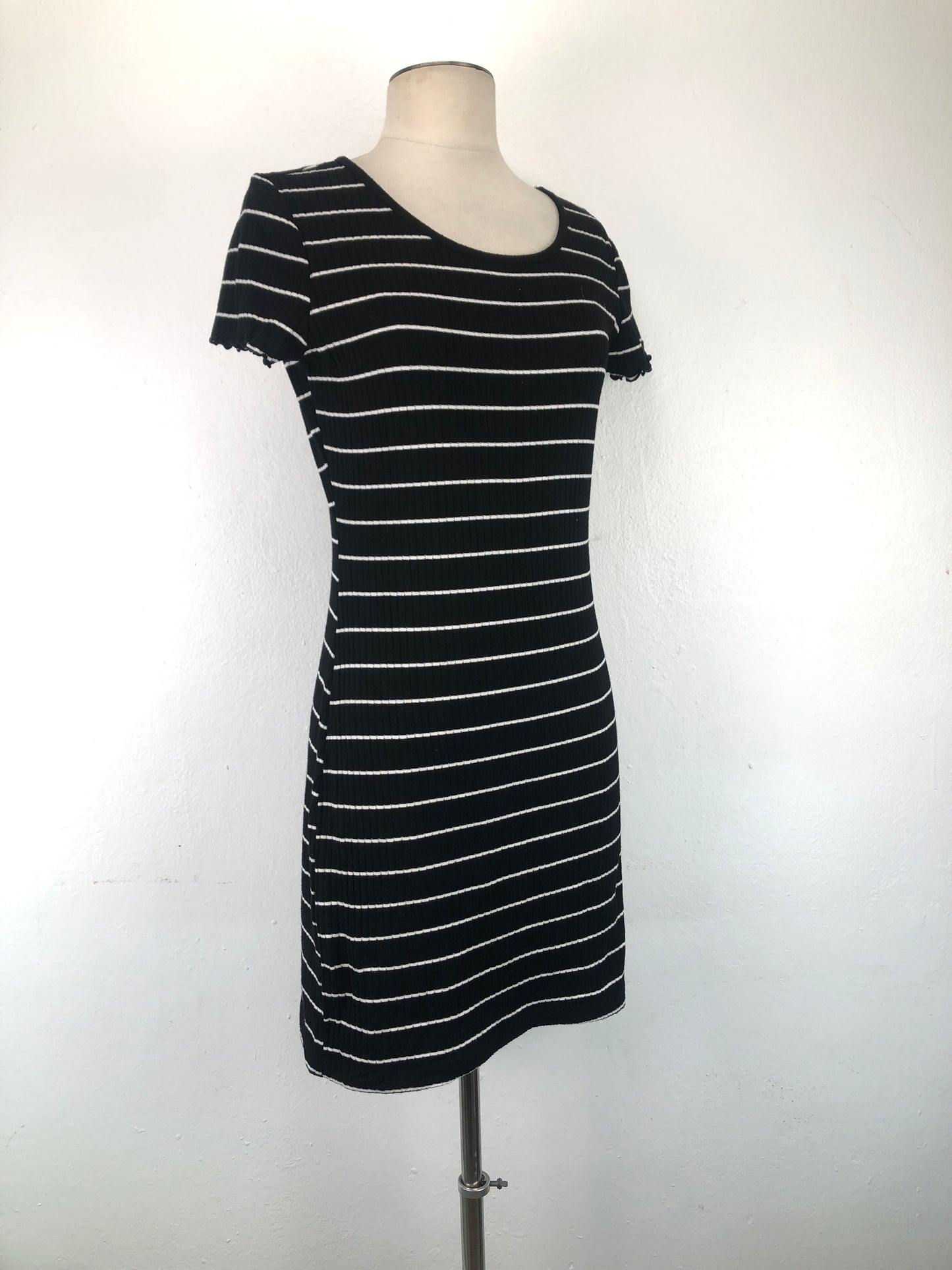 Vestido Negro de Rayas Arizona