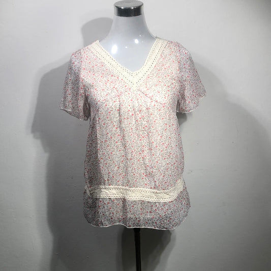 Blusa Crema de Flores Mounth Valley