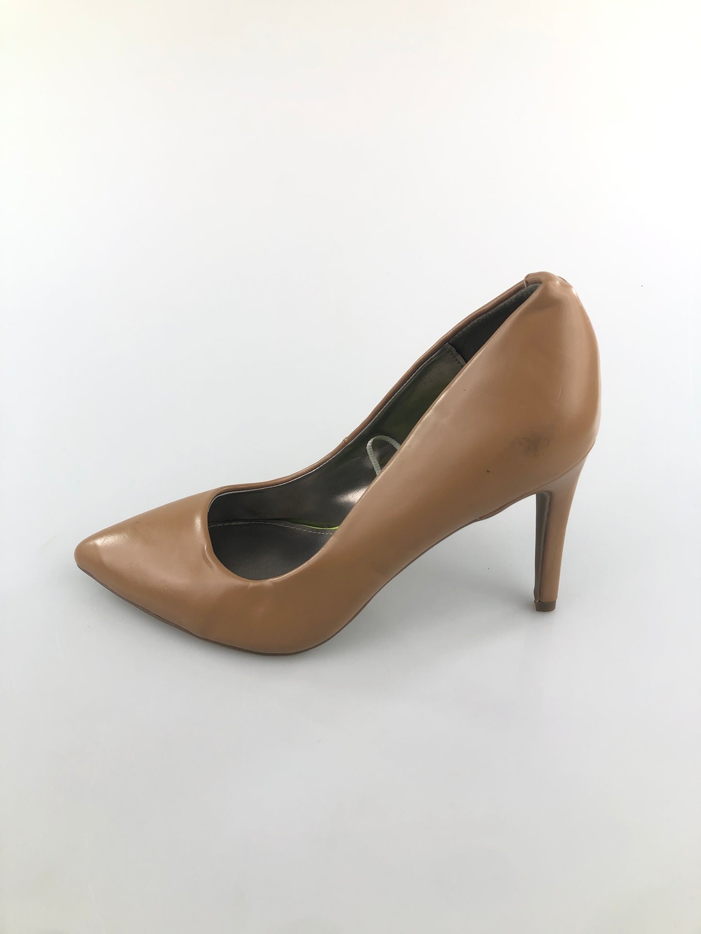 Zapatos Crema de tacon Worthington