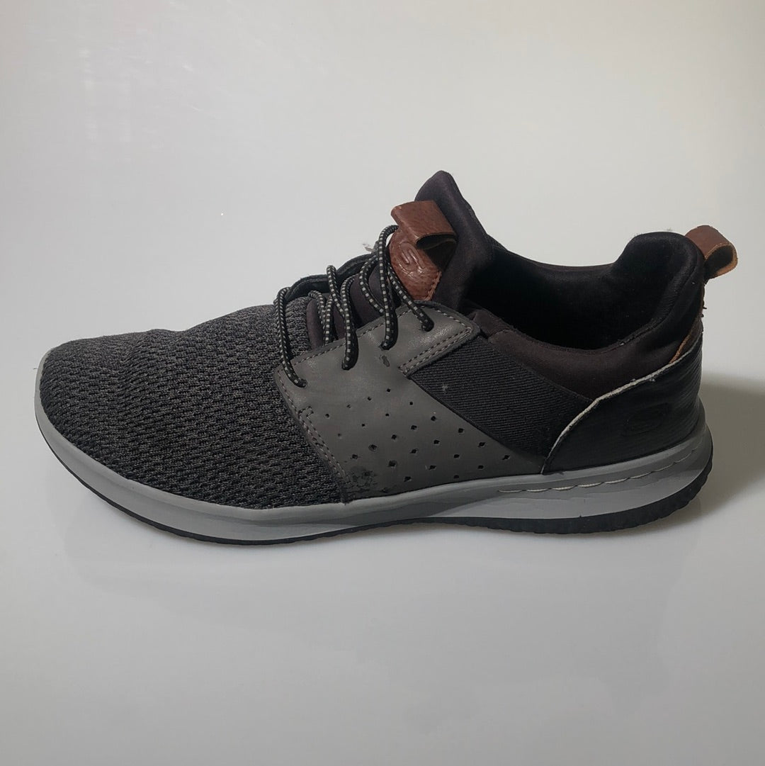 Tenis Gris Skechers
