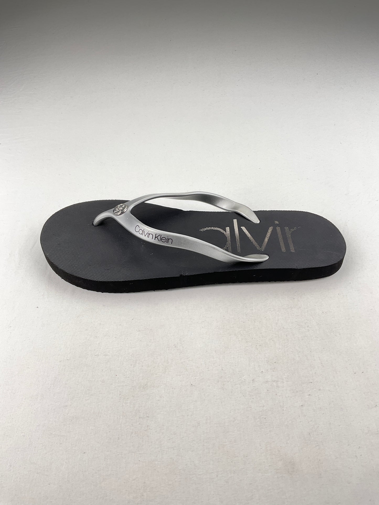 Sandalia Gris Calvin Kein