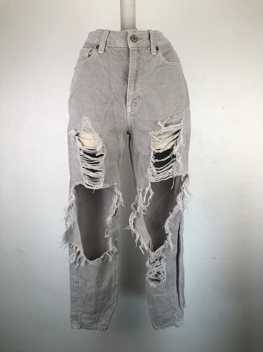Pantalon Gris Mom Jeans American Eagle