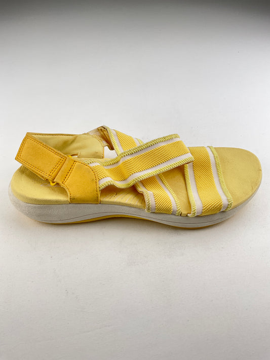 Sandalia Amarillo Clarks