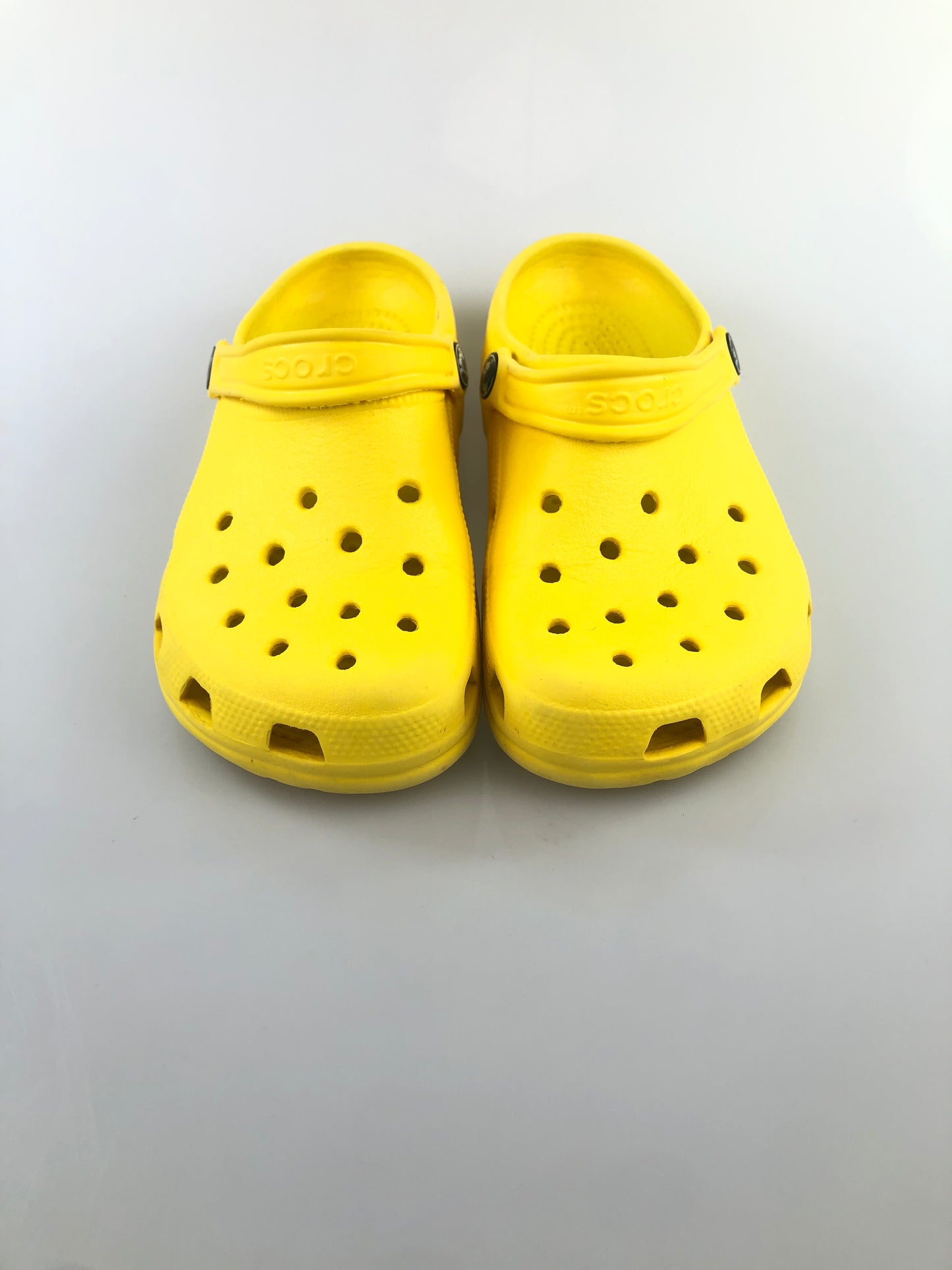 Sandalia Crocs Amarillo
