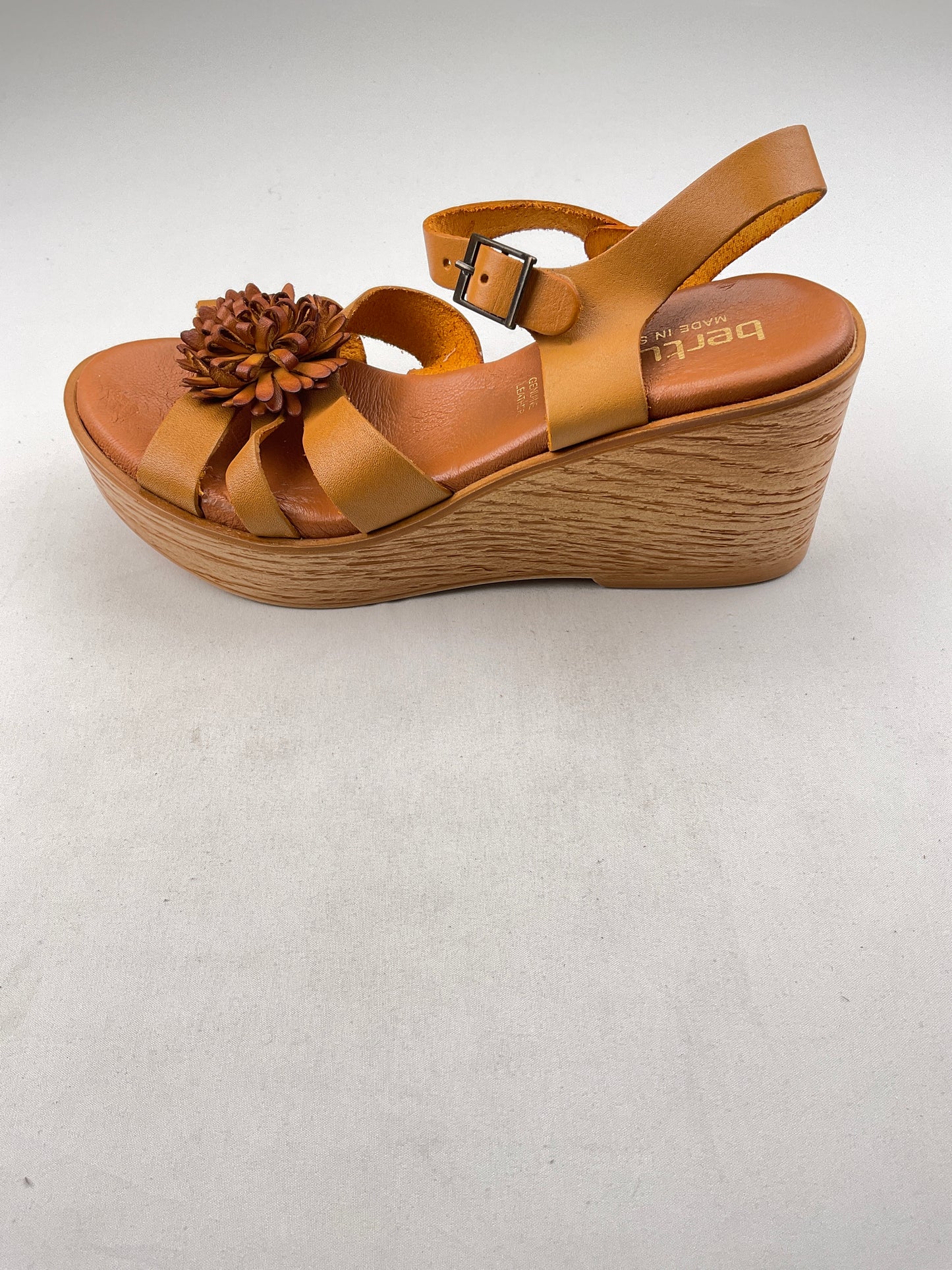 Zapatilla bertuchi in Spain